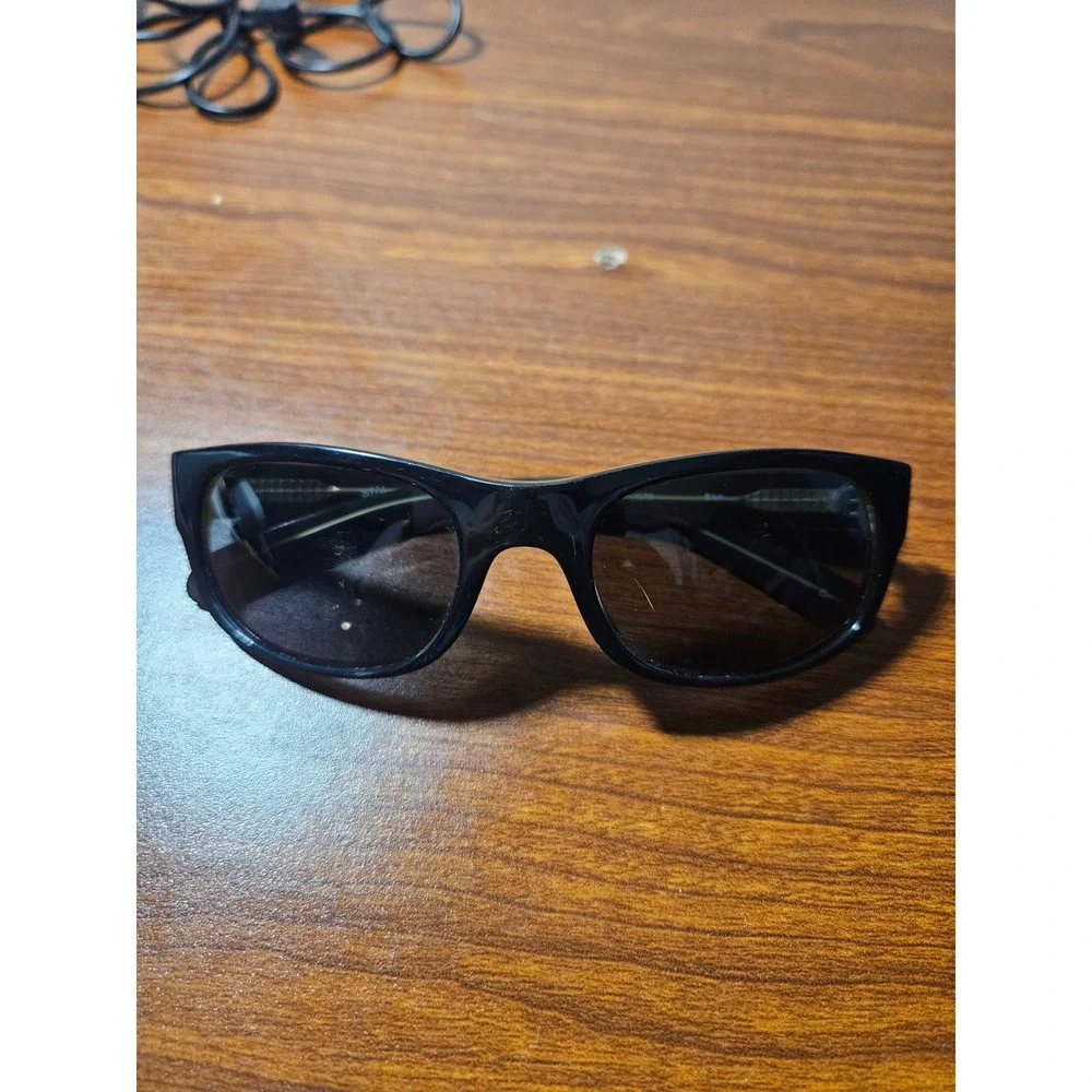 Stussy sunglasses feature